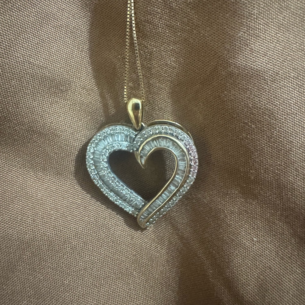 Zales 1 CT TW Diamond Double Heart Pendant –10K Yellow Gold (Chain Needs Repair)